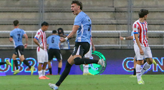 Uruguay goleó 6-0 a Paraguay y lidera junto a Chile el Grupo A