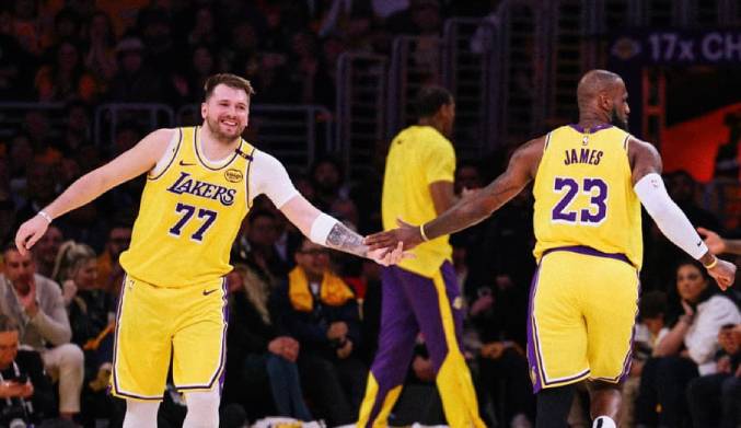 Más de 2 millones de personas ven el debut de Luka Doncic con los Lakers por TV en EE.UU.