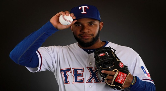 El venezolano Elvis Andrus ingresa al salón de la fama de los Rangers de Texas