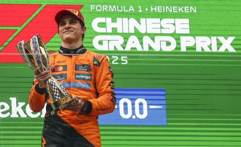 Oscar Piastri de la escudería McLaren conquista el Gran Premio de China