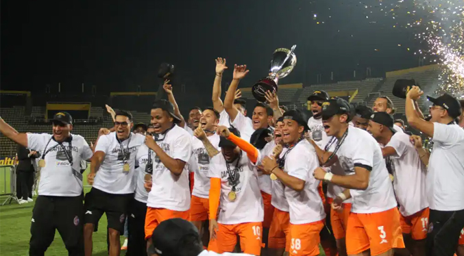 Deportivo La Guaira se titula con la primera Supercopa Venezuela