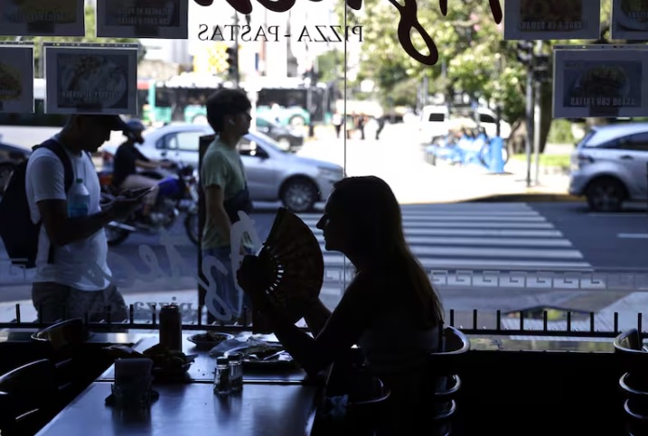 Dos apagones sacudieron a 620 mil usuarios en Buenos Aires: Secretaría de Energía investiga fallas