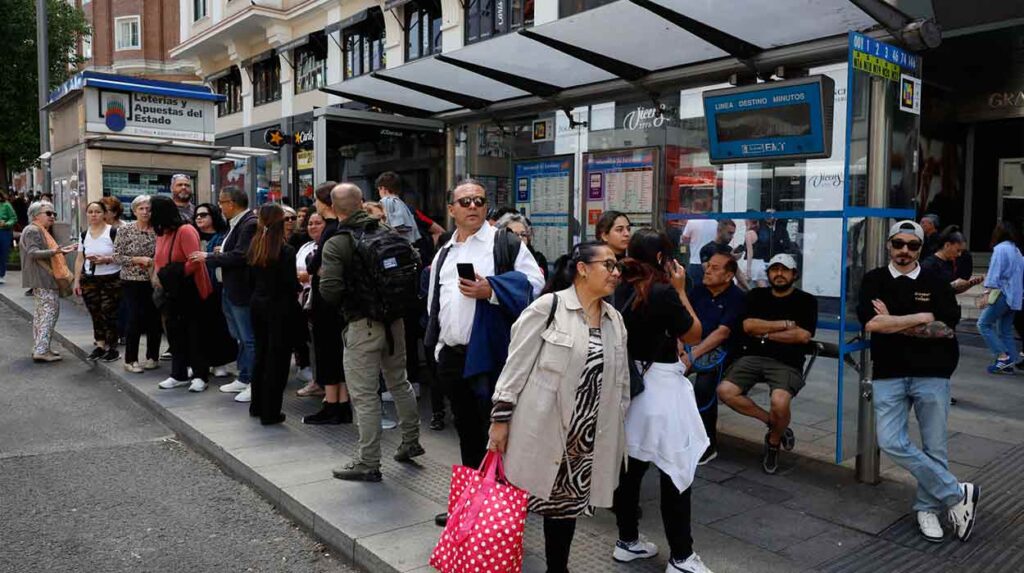 Servando y Florentino sorprendieron a sus fans al subirse a una camioneta Encava por puesto en Caracas
