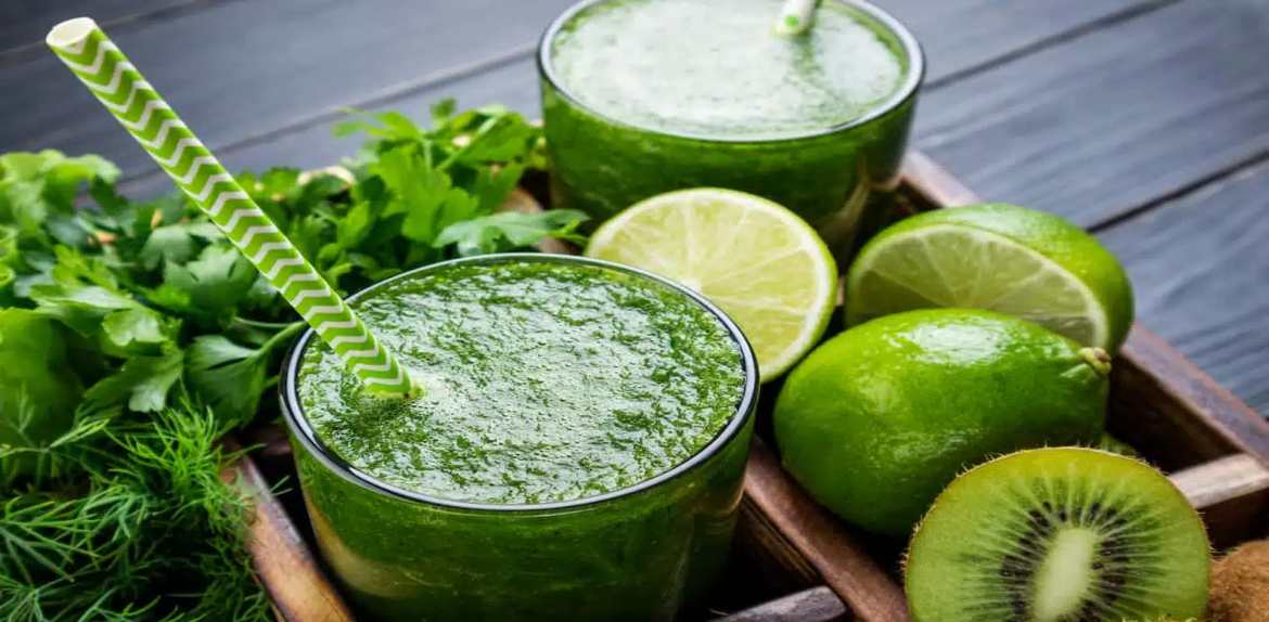 Este es el jugo verde que ayuda a controlar los niveles de azúcar en la sangre y limpia el colón