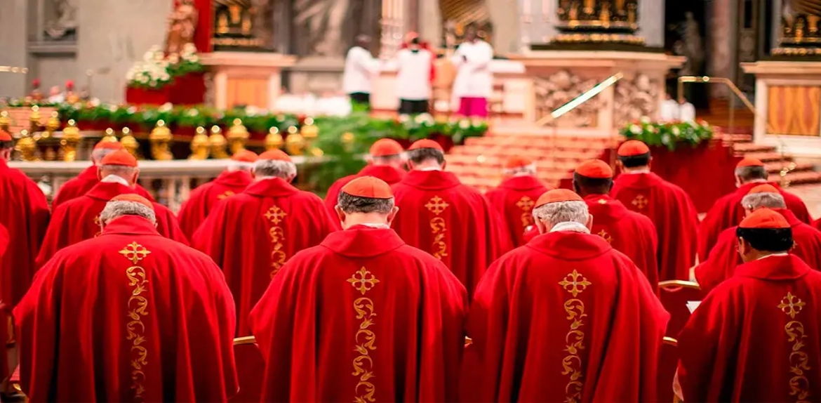 Cardenales inician hoy cónclave para sustituir al papa