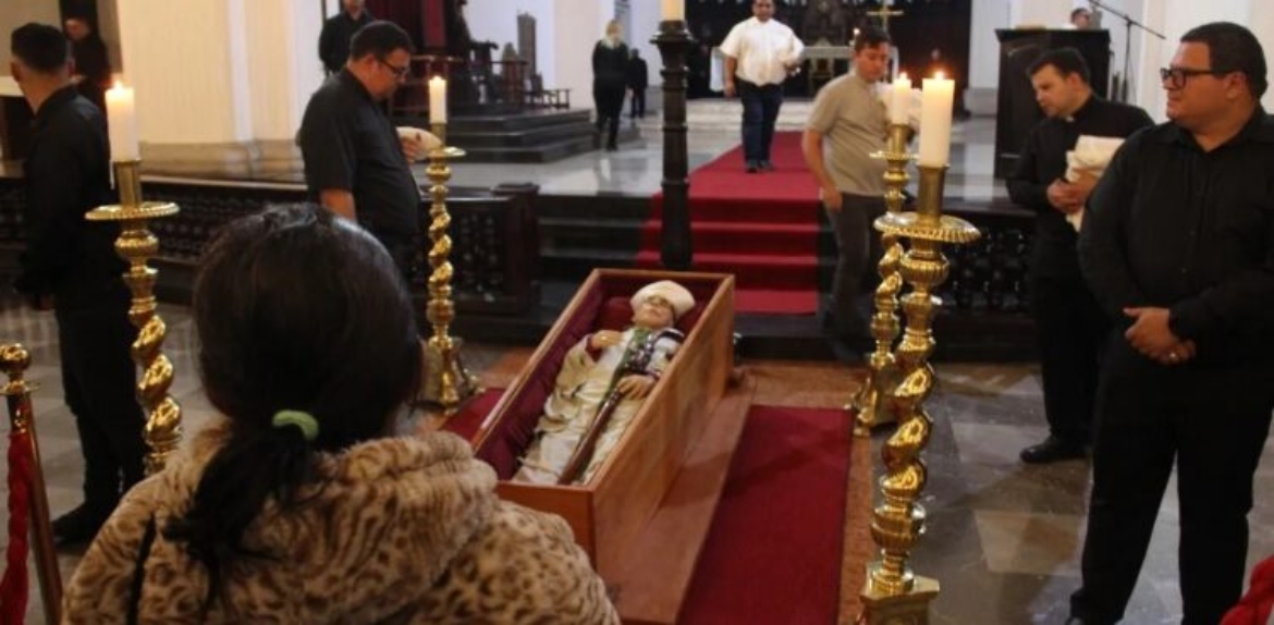 Monseñor Mario Moronta recibe el último adiós en la catedral de San Cristóbal
