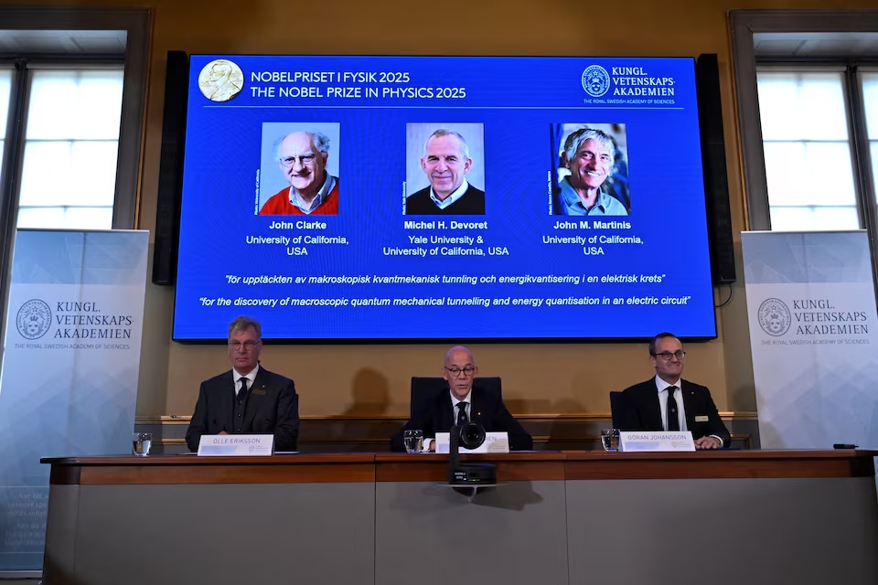 Premio Nobel de Física 2025 recae en estudios del efecto túnel cuántico macroscópico