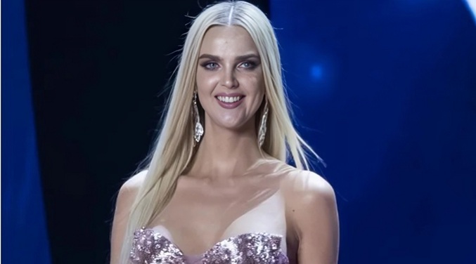 Miss Estonia se desvincula del Miss Universo y apoya a Miss Costa Marfil