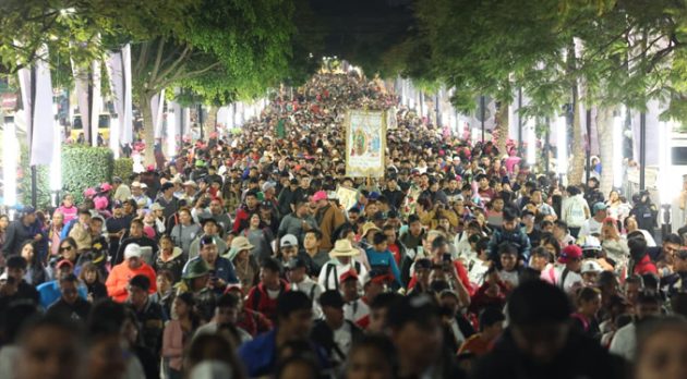 Miles de devotos cantaron “Las Mañanitas” a la Virgen de Guadalupe en la Basílica