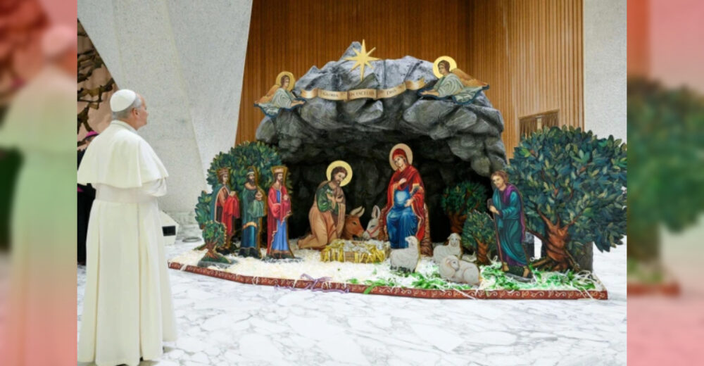 El Papa agradece pesebre provida para el Vaticano: “Representa una vida preservada del aborto”