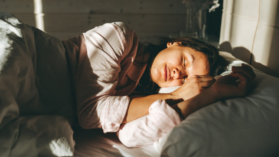 Las siestas breves mejoran la capacidad de aprendizaje, según un estudio científico