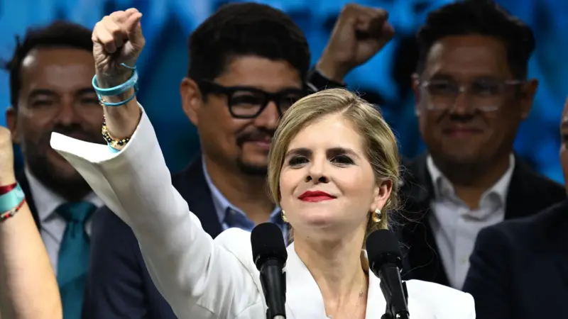 La conservadora Laura Fernández gana elecciones presidenciales en Costa Rica