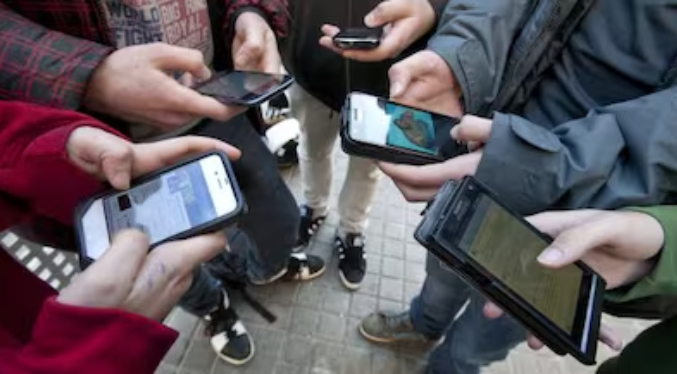 España prohibirá el acceso a redes sociales a menores de 16