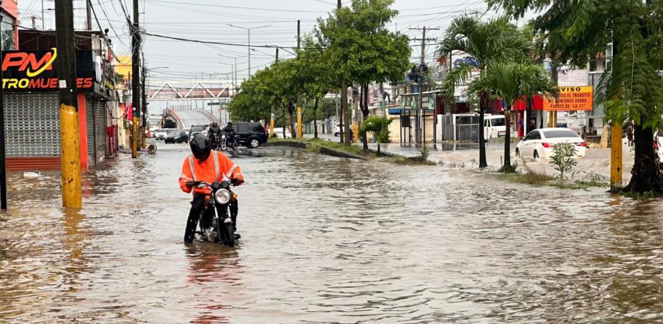 Vaguada en República Dominicana genera aguaceros y alerta por inundaciones