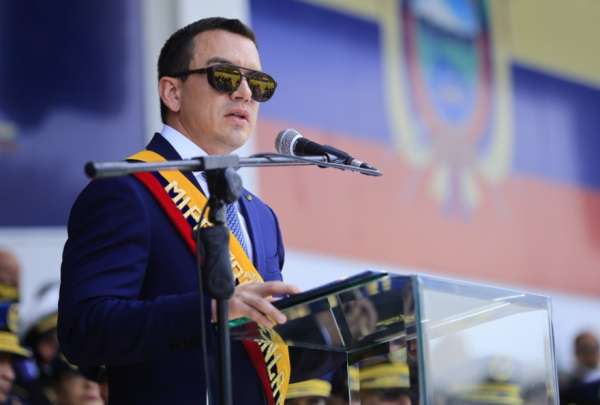 Ecuador y EE. UU. firman acuerdo que elimina sobretasa arancelaria para exportaciones