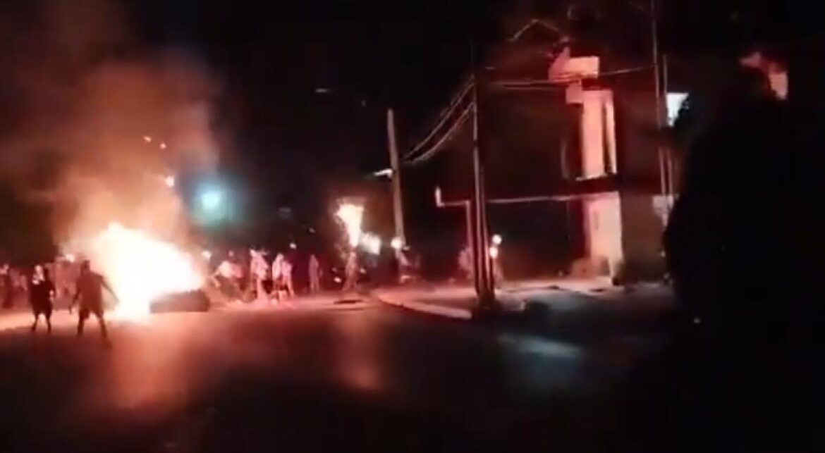 Protestas en Cuba derivan en asalto a sede del Partido Comunista en Ciego de Ávila