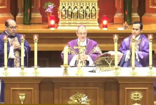 Ecuador: Dos sacerdotes mueren en Playas al rescatar a un monaguillo arrastrado por el mar