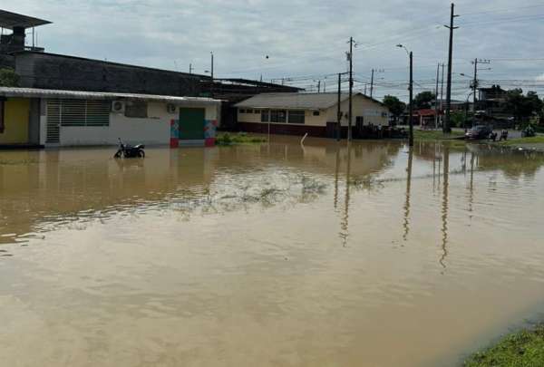 Inundación en Babahoyo afecta a 800 personas y daña 200 viviendas en Ecuador