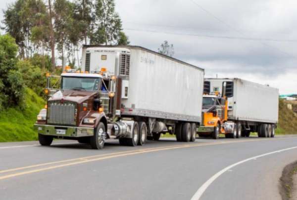Quito restringe circulación de transporte pesado en las tardes para mejorar seguridad vial