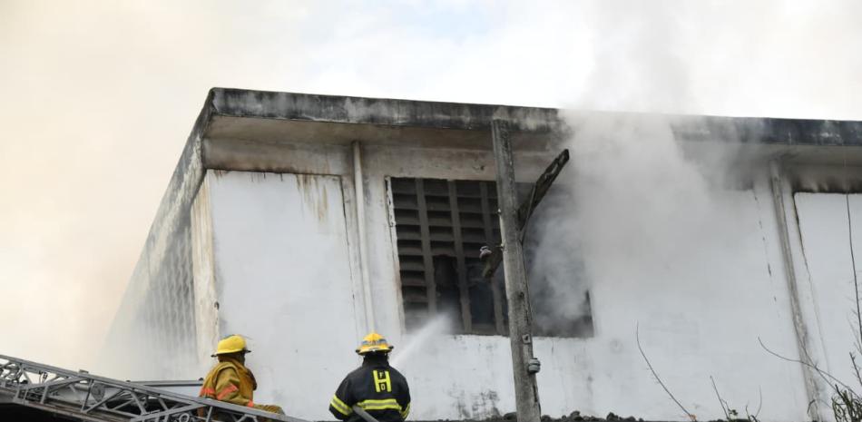 Conato de incendio en almacén de Banreservas en Santo Domingo sin víctimas