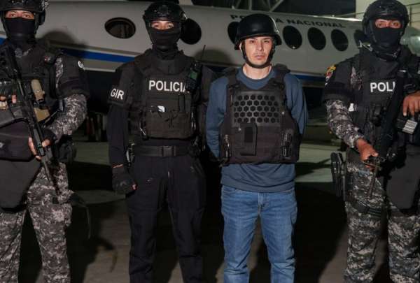 Ecuador recibe a ‘Lobo Menor’, líder de Los Lobos, para prisión en Santa Elena