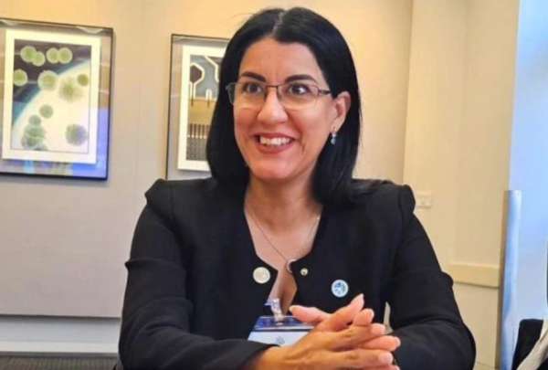 Ecuador registra 100.000 postulaciones para becas de inglés Because He is Nice