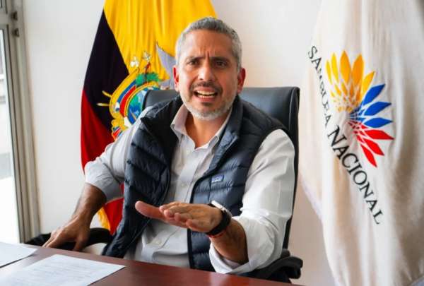 Fiscalía de Ecuador busca vincular a Raúl Chávez en caso Goleada