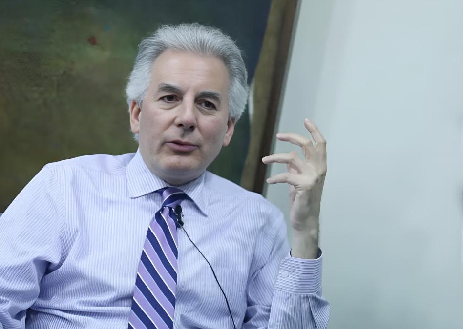 Álvaro Vargas Llosa critica las candidaturas presidenciales en Perú y destaca vigencia literaria de su padre