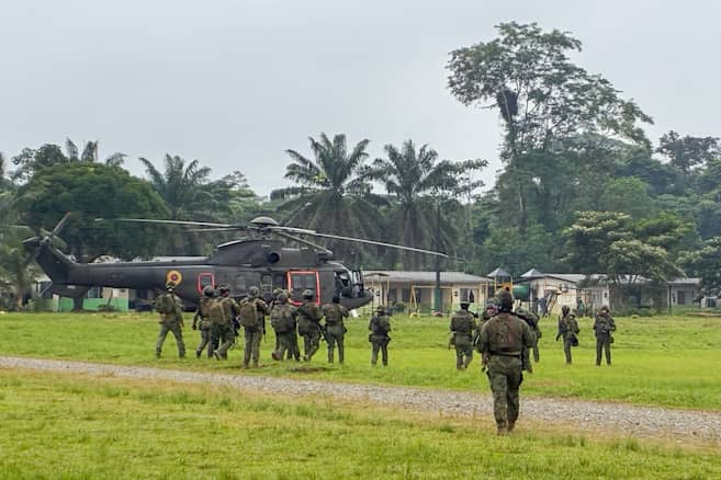 Ecuador y EE. UU. destruyen campamento de disidencias de las FARC en frontera con Colombia