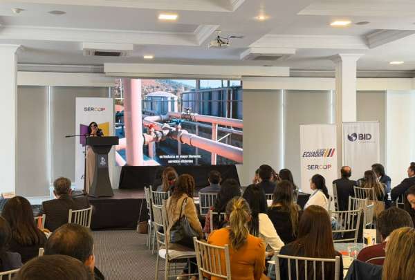 Ecuador impulsa transparencia en contratación pública con nuevas reformas y diálogo sector privado