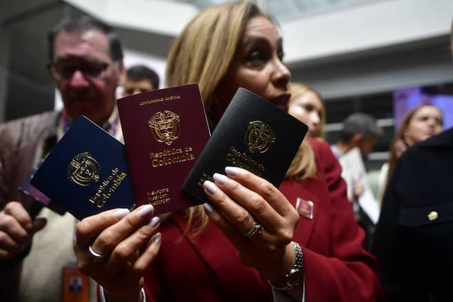 Colombia lanza nuevo pasaporte estatal bajo gestión de Gustavo Petro